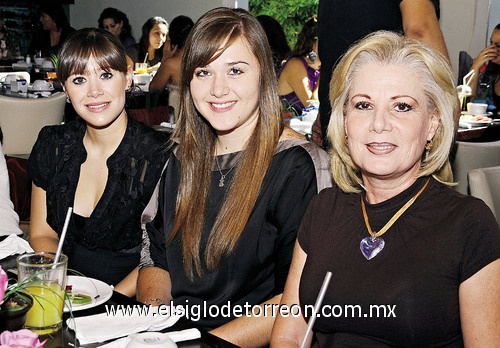 Irma Werdene, Mayi Ude y Cinthia de Alonso.