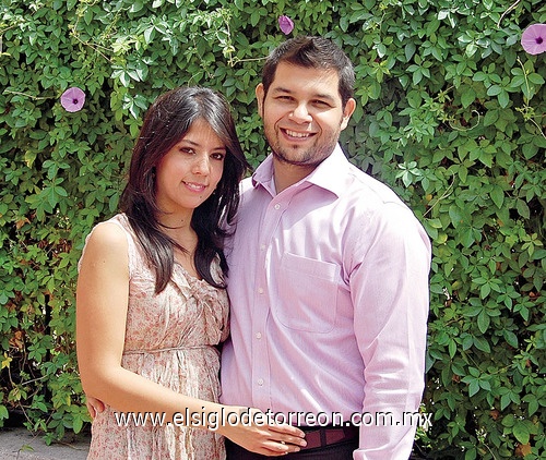 Patricia Valdés y Ángel Alanís.