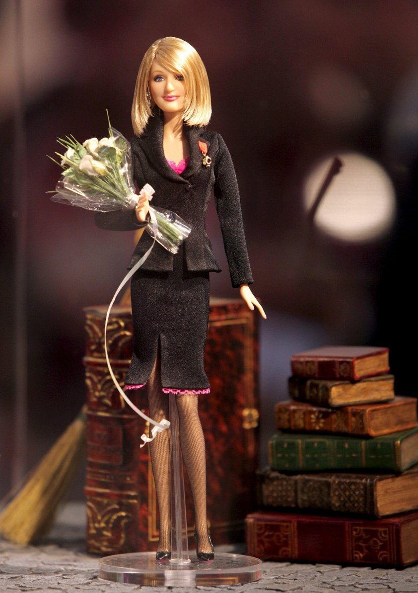 Barbie realizó una muñeca con la cara de la escritra J.K Rowling.