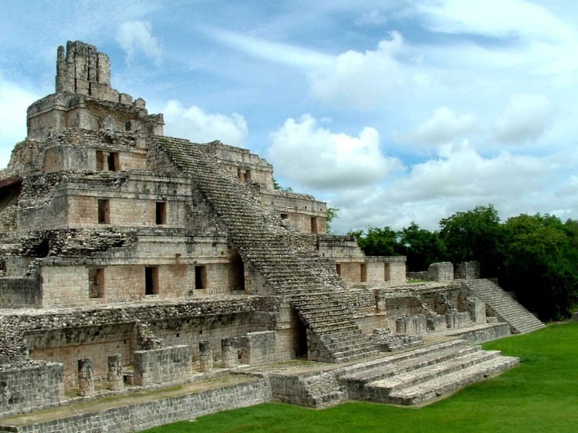 Con la puesta al día de museos, exposiciones nacionales e internacionales, así como la apertura de nuevos recintos y zonas arqueológicas localizados en Yucatán, Campeche, Quintana Roo, Chiapas y Tabasco, el Instituto Nacional de Antropología e Historia (INAH-Conaculta) se suma al programa “Mundo Maya 2012”, anunciado oficialmente por la Secretaría de Turismo (Sectur).