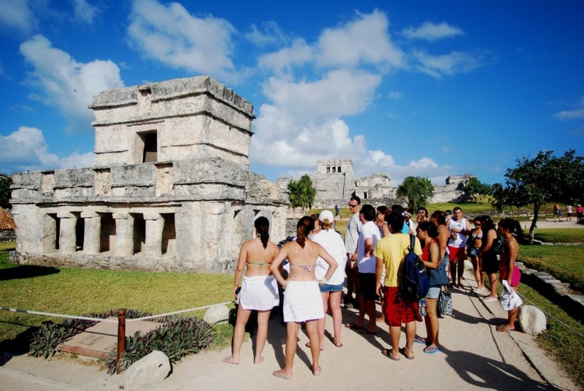 Más de un millón 777 mil 320 visitantes totales en sus 12 zonas arqueológicas abiertas al público, informó hoy el Instituto Nacional de Antropología e Historia (INAH), quien destacó que lo anterior es resultado de los trabajos de investigación, restauración, conservación, mantenimiento y a la difusión de esta riqueza cultural.