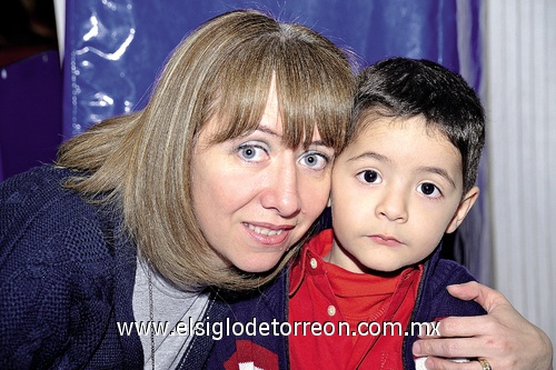 13012012 Mónica y María Zugasti.  Cecilia y María Esguerra.  Gabriela y Alejandro.