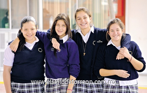 13012012 Paulina y María.  ¡De regreso a clases! Sophía, Ángela, Lety y Sabrina.  Luciana, Luisa y Ángela.  Mireya, Ángela y Leticia.