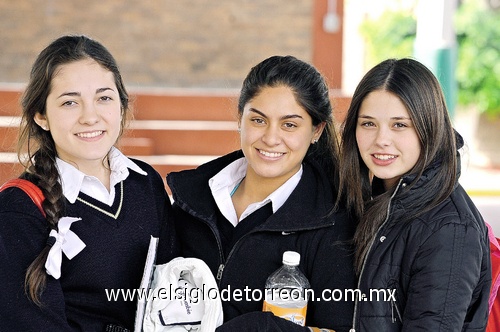 13012012 Jaqueline, Ana Luisa y Ana Cris.  Claudia, Fer y Ana Paula.  Marifer, Renata y Daniela.  Natalia, Valeria y Allison.  Marisela, Maite, Michelle y Ana María.  Isabella, Eloísa y Valeria.