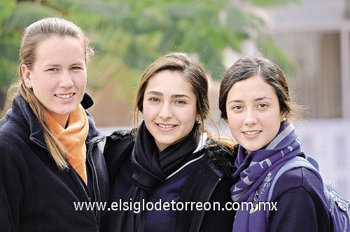 13012012 Jaqueline, Ana Luisa y Ana Cris.  Claudia, Fer y Ana Paula.  Marifer, Renata y Daniela.  Natalia, Valeria y Allison.  Marisela, Maite, Michelle y Ana María.  Isabella, Eloísa y Valeria.