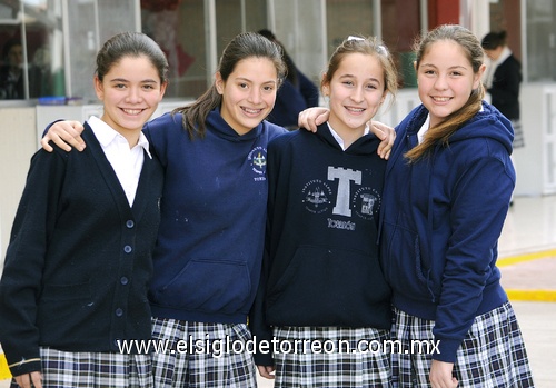 13012012 Julia y Susana.  Alma y Ana.  Claudia y Carolina.  Ana Lorena, Ruth, Gaby y Giovana.  Aranza, Maricarmen, Ana y Vera.  Natalia, Andrea, Paulina y Ana Sofía.