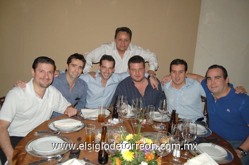 27012012 Carlos San Miguel junto a sus amigos Germán Ramírez,  José León Salazar, Fernando Cepeda, Daniel Díaz Flores, David Rodríguez y Pepe Campos.  Amigos lo festejan  Carlos San Miguel  Alfredo Murra, Tele Fernández, Michel Peña, Jorge Chairez, Armando Vela, Ramón Franco y César de la Garza.  Carlos San Miguel junto a sus amigos Pepe Gámez, Miguel Murra, Javier Villarreal, Fernando Marroquín, Óscar Villarreal, Fernando Estrada, Geri Fernández, Jorge Bujdud y Víctor Ramos.