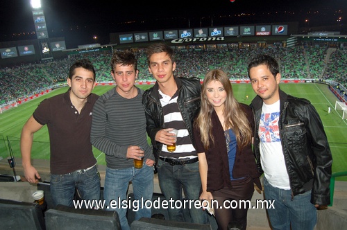 27012012 Alan Martínez, Agustín Núñez, Kristian Ramírez, Fernanda Núñez y Julián Garay.