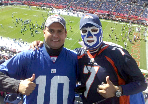 Braulio y Carlos Galvan en el Ivesco field de Denver Colorado.