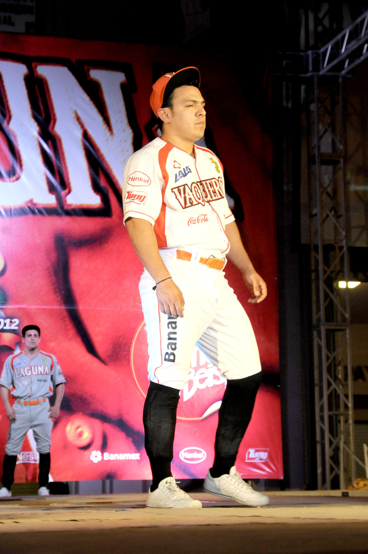 El uniforme de casa será blanco con vivos naranja y cachucha naranja.