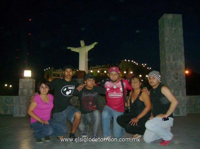 03052012 Disfrutando del puente en el Cristo de las Noas: San, Luis, Martín, Fabián, Mary y Manuel.