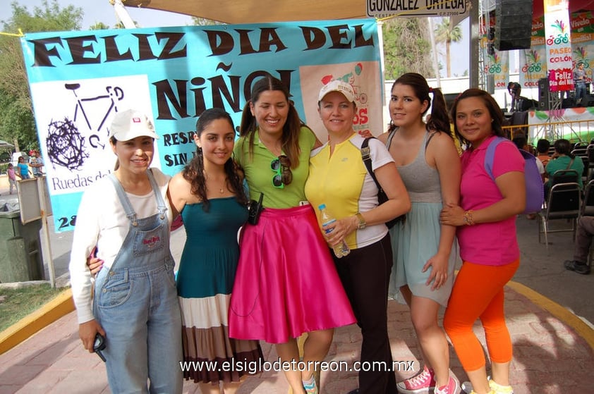 04052012 PALOMA , Daniela, Sandra, Ruth, Carolina y Lupita.