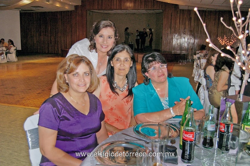 06052012 CECILIA , Lorena, Irma y Mayté.