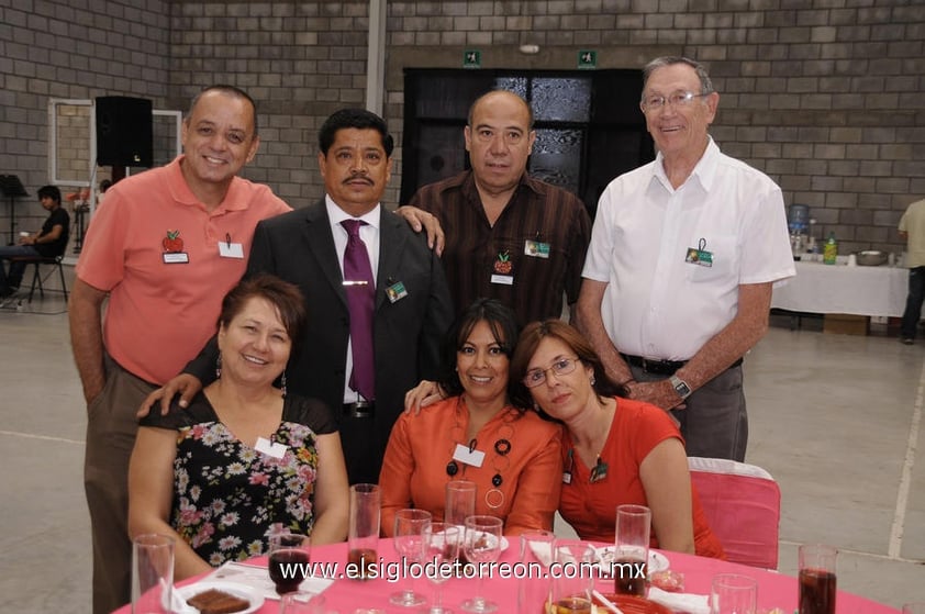 24052012 JULIO ROBERTO  Méndez, Javier Cossío, Luis Aizpuro, Armando Rodríguez, Verónica Ramos, Julieta Valencia y Lupita Aguirre.