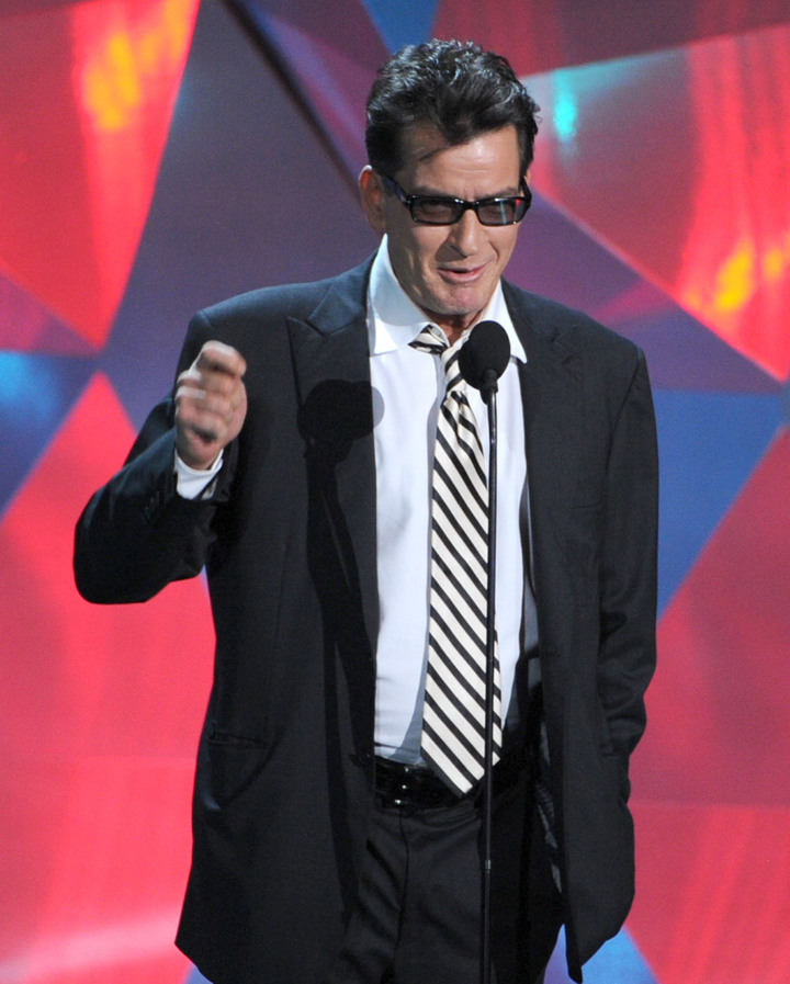 El actor Charlie Sheen anunció el premio de Mejor película de culto.