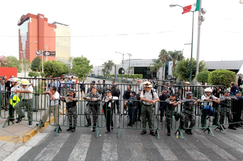 Elementos del Estado Mayor Presidencial,  Policía Estatal y Municipal, resguardaron la Expo Guadalajara para el segundo debate.