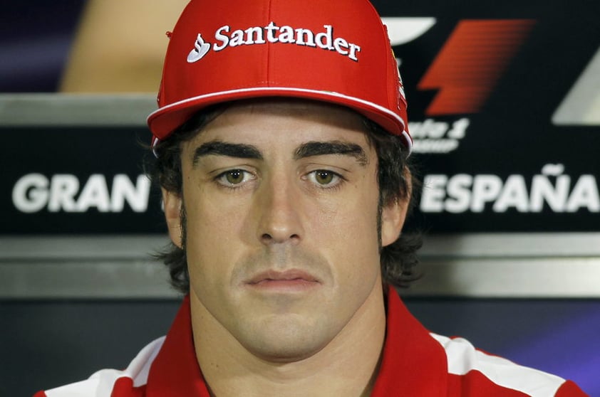 Fernando Alonso es el piloto que más gana en la Fórmula Uno con 30 millones de dólares, sumado con sus patrocinadores le da un total de 32 millones en los últimos 12 meses. (EFE)