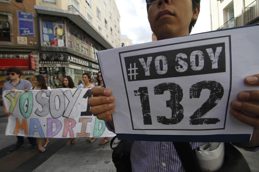 Integrantes del cuarto de paz del movimiento #YoSoy132 recibieron con indignación y enojo el mensaje del consejero presidente del Instituto Federal Electoral (IFE), Leonardo Valdés Zurita, en el cual anunció que Enrique Peña Nieto, candidato del PRI-PVEM, tenía ventaja en los conteos rápidos en la elección para Presidente de la República.