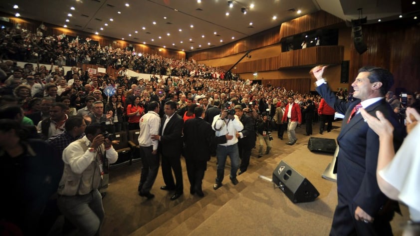 En el auditorio Plutarco Elías Calles de la sede nacional del Partido Revolucionario Institucional (PRI), anunció que durante el periodo de transición preparará las reformas que el país necesita.