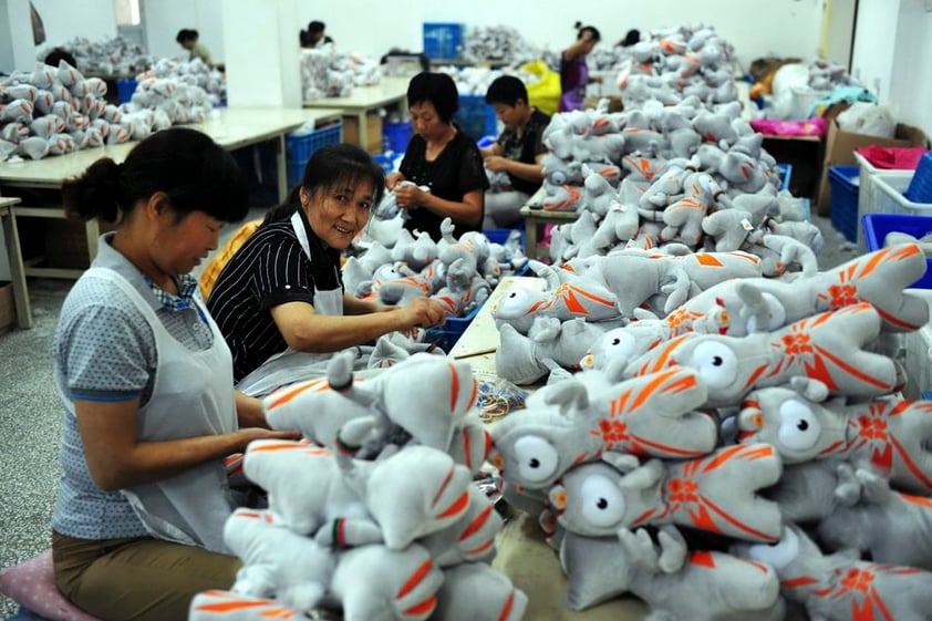 7.- La tradición de la mascota en los Juegos Olímpicos se remonta a Munich 1972. En esta ocasión Wenlock y Mandeville serán las mascotas anfitrionas de Londres 2012, las cuales se realizaron semejando dos gotas de acero de la construcción del Estadio Olímpico y portan el famoso símbolo de los taxis londinenses en su cabeza, además de los cinco aros olímpicos como brazaletes.