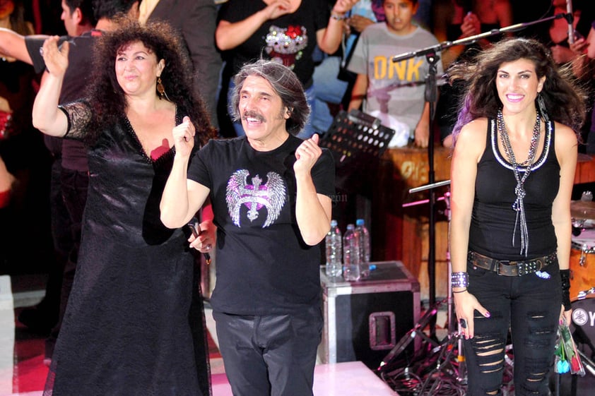 Avalados por mucho amor y ciertos toques de desamor; Amanda Miguel, Diego Verdaguer y Ana Victoria ofrecieron un concierto “inolvidable” en el Palenque de la Expo Feria de Gómez Palacio.