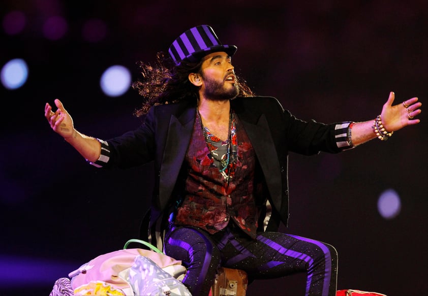 El ex esposo de Katy Perry, Russell Brand interpretó 'I am the walrus'.