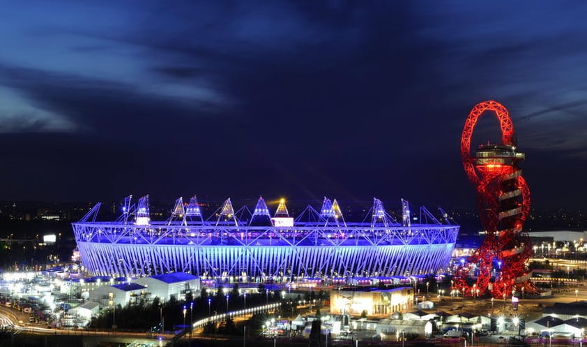 El sonido de la campana del Big Ben londinense abrió esta noche, exactamente a las 21.00 locales (20:00 GMT/22:00 CET), la ceremonia de clausura de los Juegos Olímpicos de Londres, coreado por más de 80,000 espectadores.