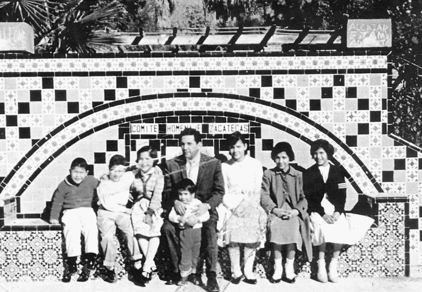 ANTONIO Gutiérrez Sánchez y sus hijos: Rosita, Sol, Irma, Margarita, Esperanza, Antonio y
Francisco.