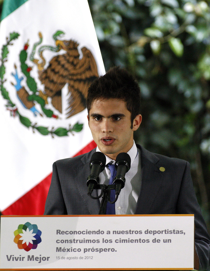 "Quiero manifestar el agradecimiento por todo el apoyo a los deportistas del país", expresó el clavadista Iván García al presidente y enfatizó que "entregamos todo y me queda claro que despertamos en muchos mexicanos la filosofía que con el trabajo, dedicación y empeño se alcanzan las metas".