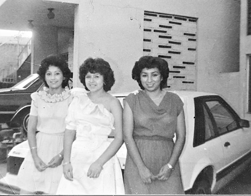 MARTHA Mayela Muñoz G. acompañada de sus primas Ángeles y Raquel Rodríguez en una foto de 1986.