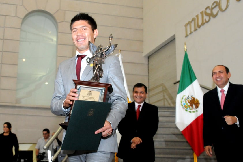 Oribe recibió con gusto su reconocimiento como ciudadano distinguido.