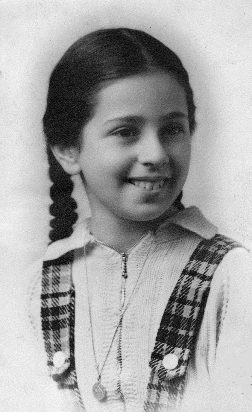 MARÍA del Rosario Urazandi Domene a la edad de 10 años en el año de 1936.