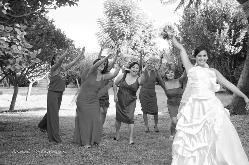 LIC. GRISELDA Hinojo Barrueta, el día de su boda con el Ing. Raúl de Jesús Rocha García.- Annel Sotomayor Fotografía.