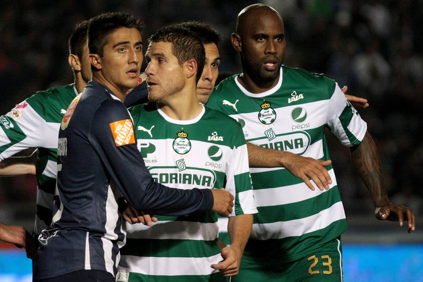 Los Guerreros sufrieron un duro golpe en sus aspiraciones para calificar a la liguilla al caer anoche por 3-2 ante Rayados de Monterrey en el estadio Tecnológico