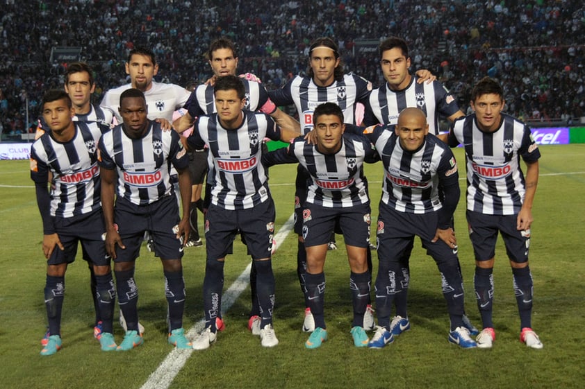 Rayados aprovechó el peso específico de sus figuras y venció 3-2 a Santos Laguna, lo que significó un paso importante de Monterrey en su intento de calificar a la Liguilla del torneo Apertura 2012.