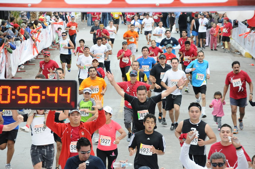 Todos disfrutaron de la fiesta de la Carrera 10 K Victoria.