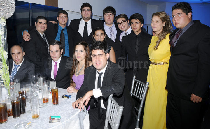 Alex, Daniel, Alfredo, Barbarita, Rogelio, Ricardo, David, Fernanda, Roberto, Alejandro, Ricardo, Maryfer y Gerardo.