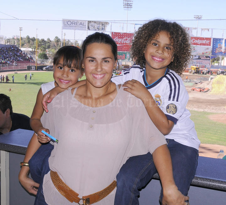 María Elisa, Eliana y Felipe.