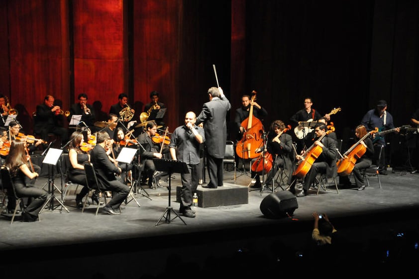 Dentro de las actividades del Rockoahuila 2012, se presentó la Sinfónica de las Américas y la banda de rock Los Walkmans en el Teatro Nazas, para interpretar un tributo al grupo de San Francisco.