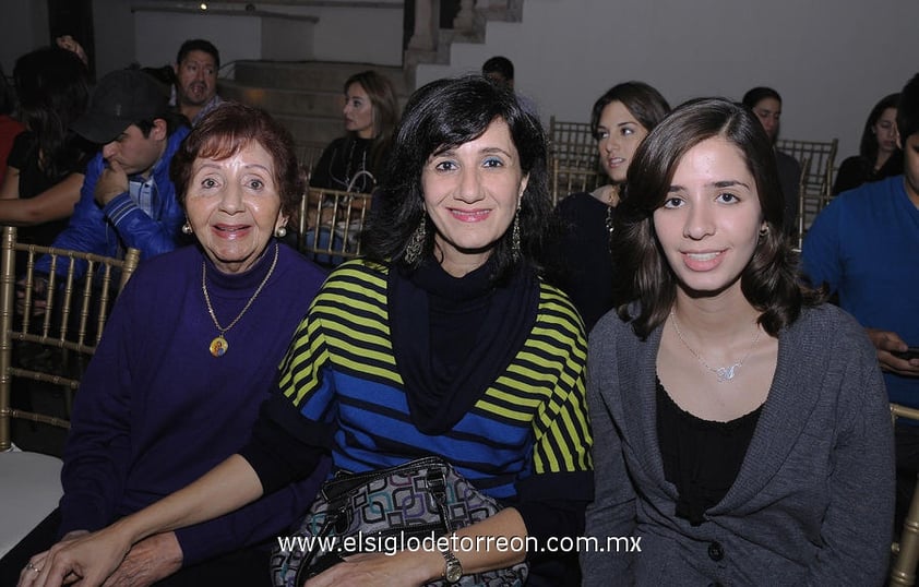 ESTHER, Miriam y Miriam.