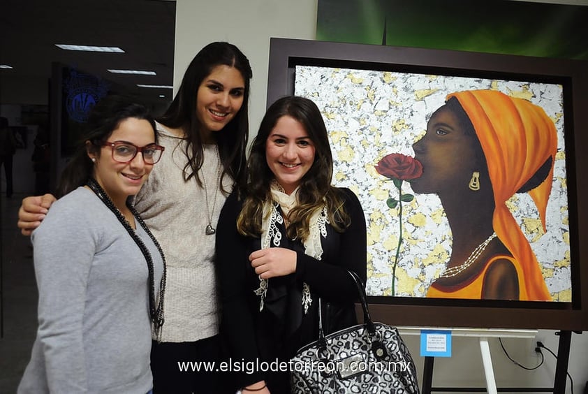 02122012 EN EXPOSICIÓN.  Magda Mayagoitia, Mariluli Fux y Victoria Marcos.