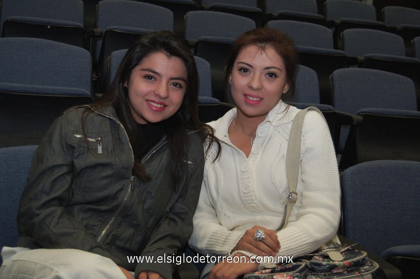 02122012 FERNANDA y Carmen Correa.