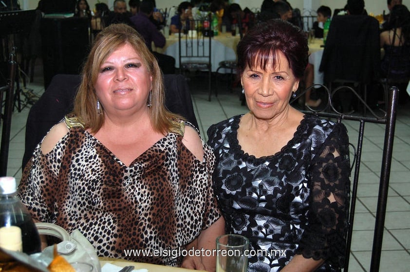 05122012 ROSINA  y Gloria López.