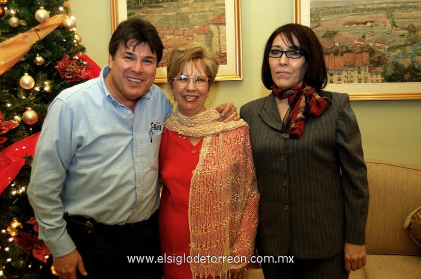 11122012 INAUGURACIÓN.  Alejandro Garcí­a, Aurorita Máynez e Ivonne Rivera.