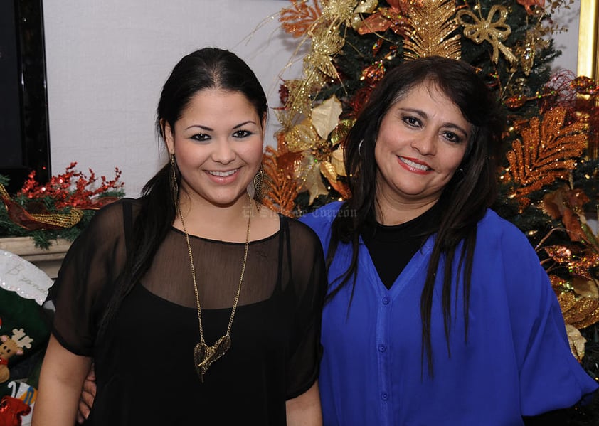 13122012 ADRIANA y Mayela.