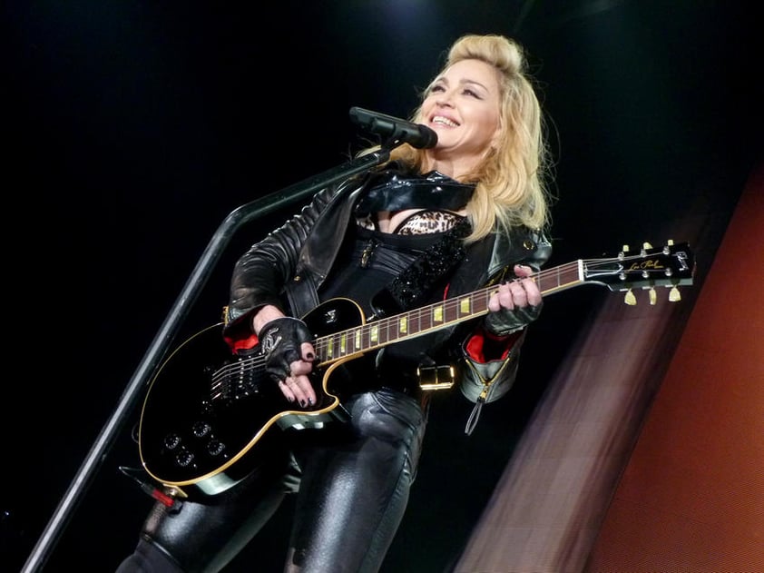 24 de noviembre. Madonna | La reina del pop se presentó en la Ciudad de México. “Gimme all your luvin’” y “Turn up the radio” fueron la pauta en la que Madonna saludó a los 55 mil asistentes con un discurso breve y conciso.