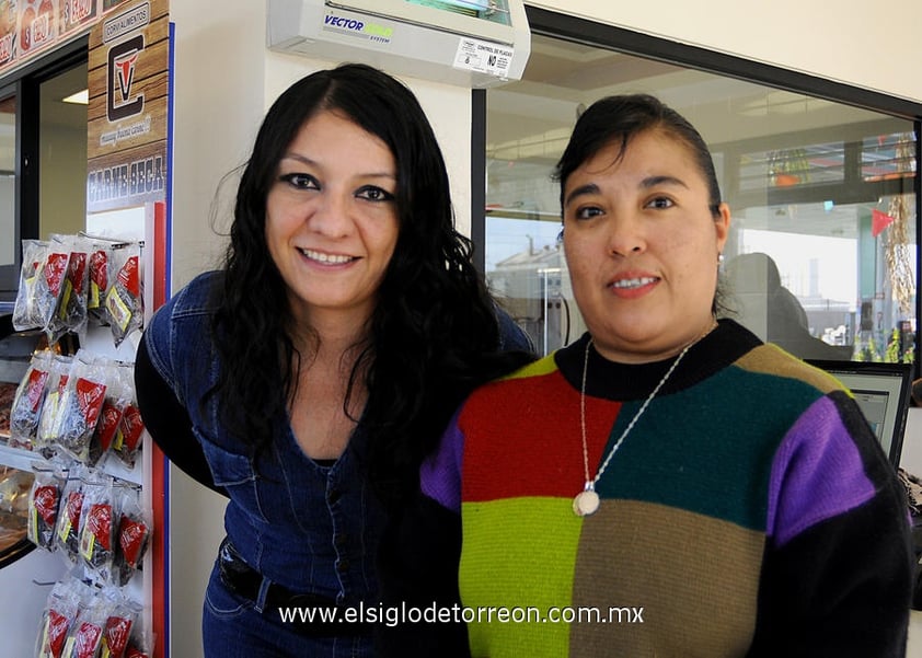 15122012 ELENA  Ramí­rez y Rosa María Ramírez.