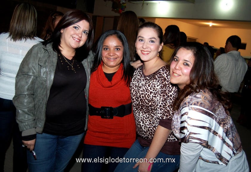 16122012 POSADA.  Cristina, Diana, Saraí­ y Ana.