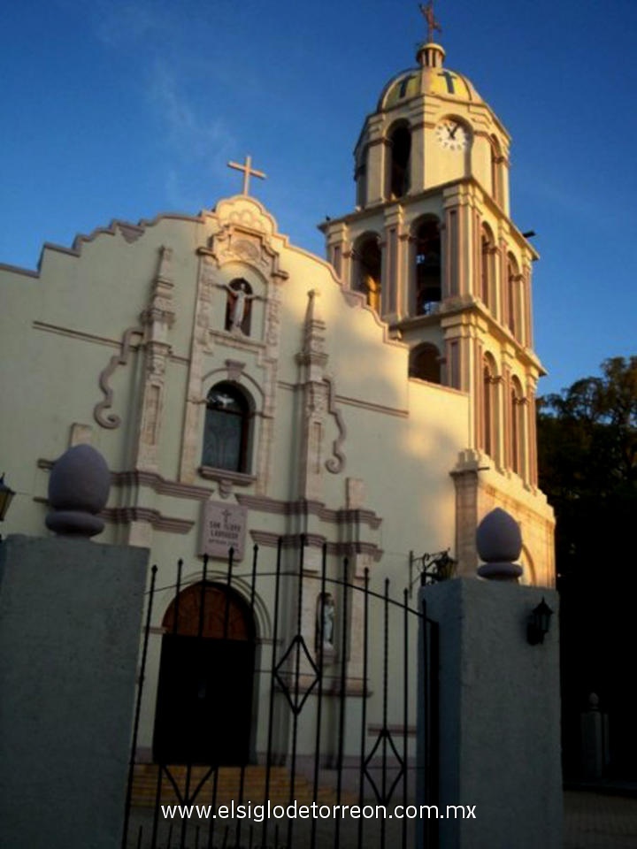 16122012 IGLESIA DE SAN ISIDRO, EN ARTEAGA, COAHUILA.