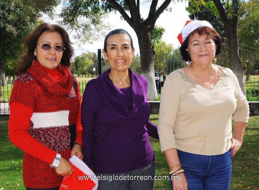 17122012 ANGÉLICA,  Lupita y Gaby.